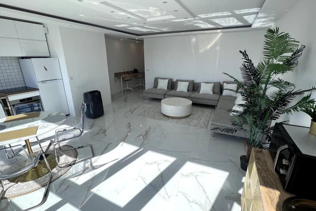 Nice Apartment With Amazing View Of Paris + Parking ภายนอก รูปภาพ