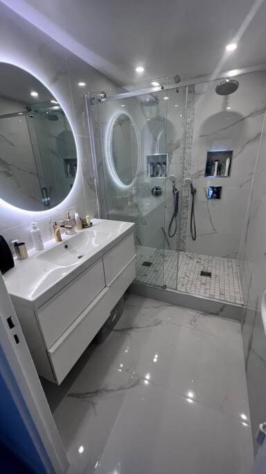 Nice Apartment With Amazing View Of Paris + Parking ภายนอก รูปภาพ